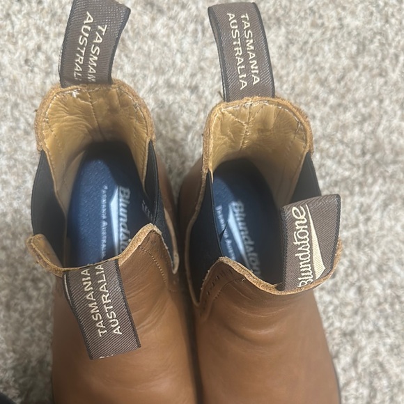 Blundstone Brown Ankle Booties with Elastic Panels Chelsea Boots - Picture 6 of 9